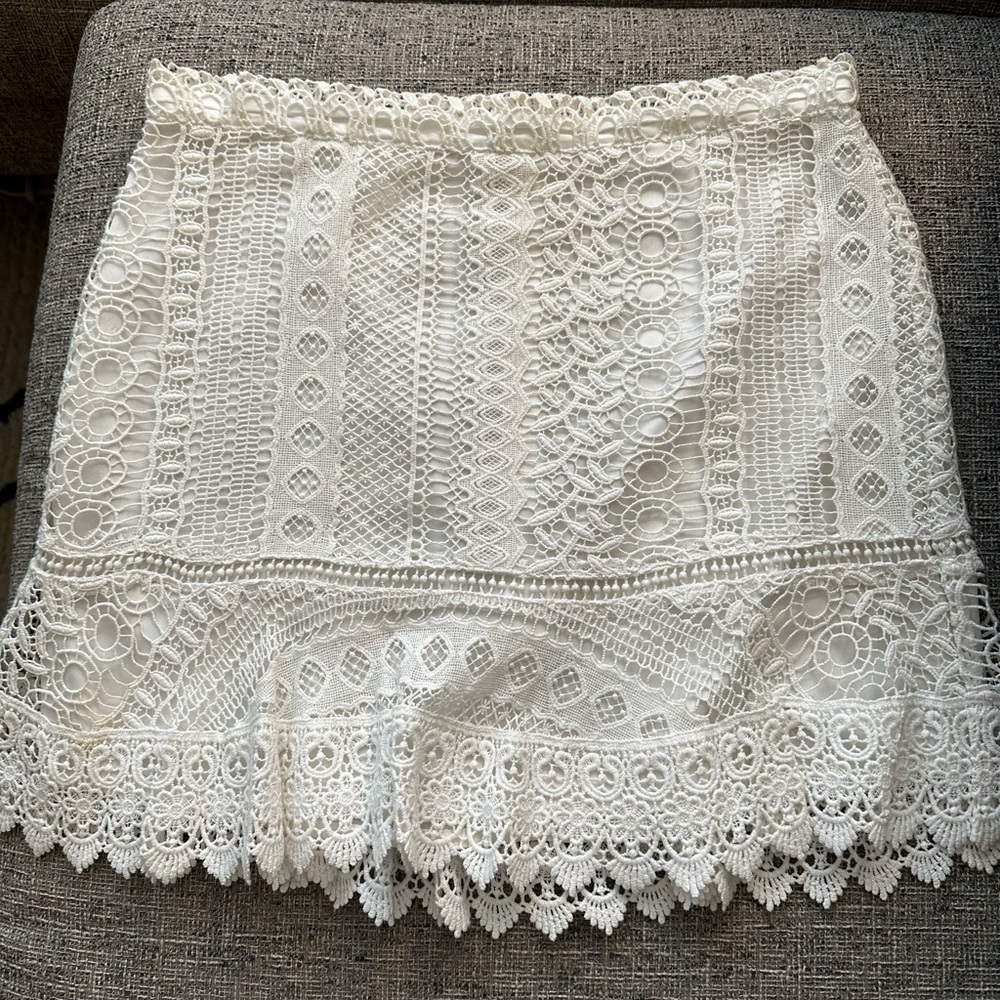 BB Dakota White Lace Miniskirt Size 4